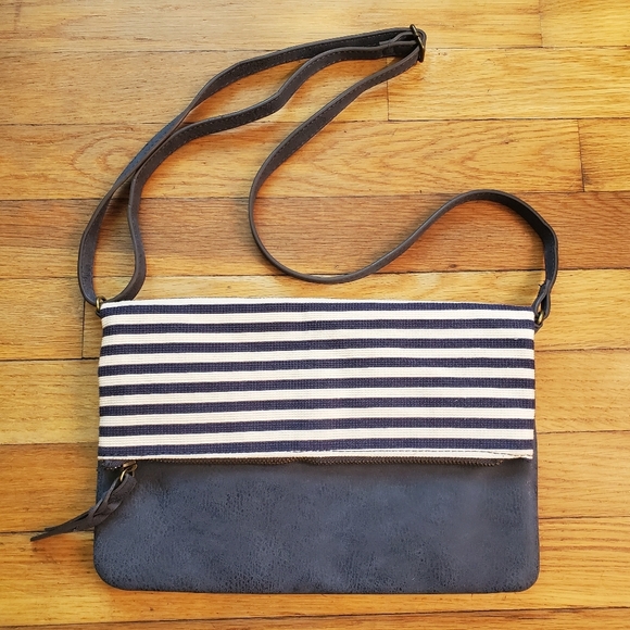 Style & Co fold over nautical striped crossbody bag - Picture 1 of 10